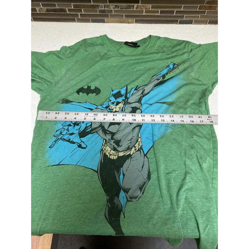 DC Comics Batman TM&co T-Shirt Size M marvel Green